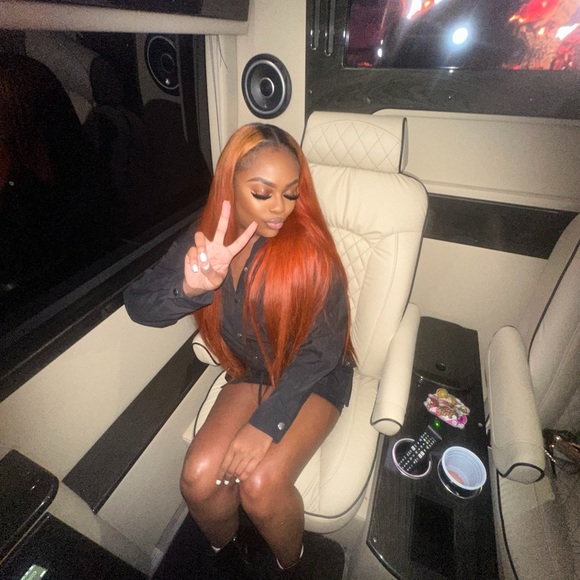 Meet your Posher, Celine - Picture 4 of 8